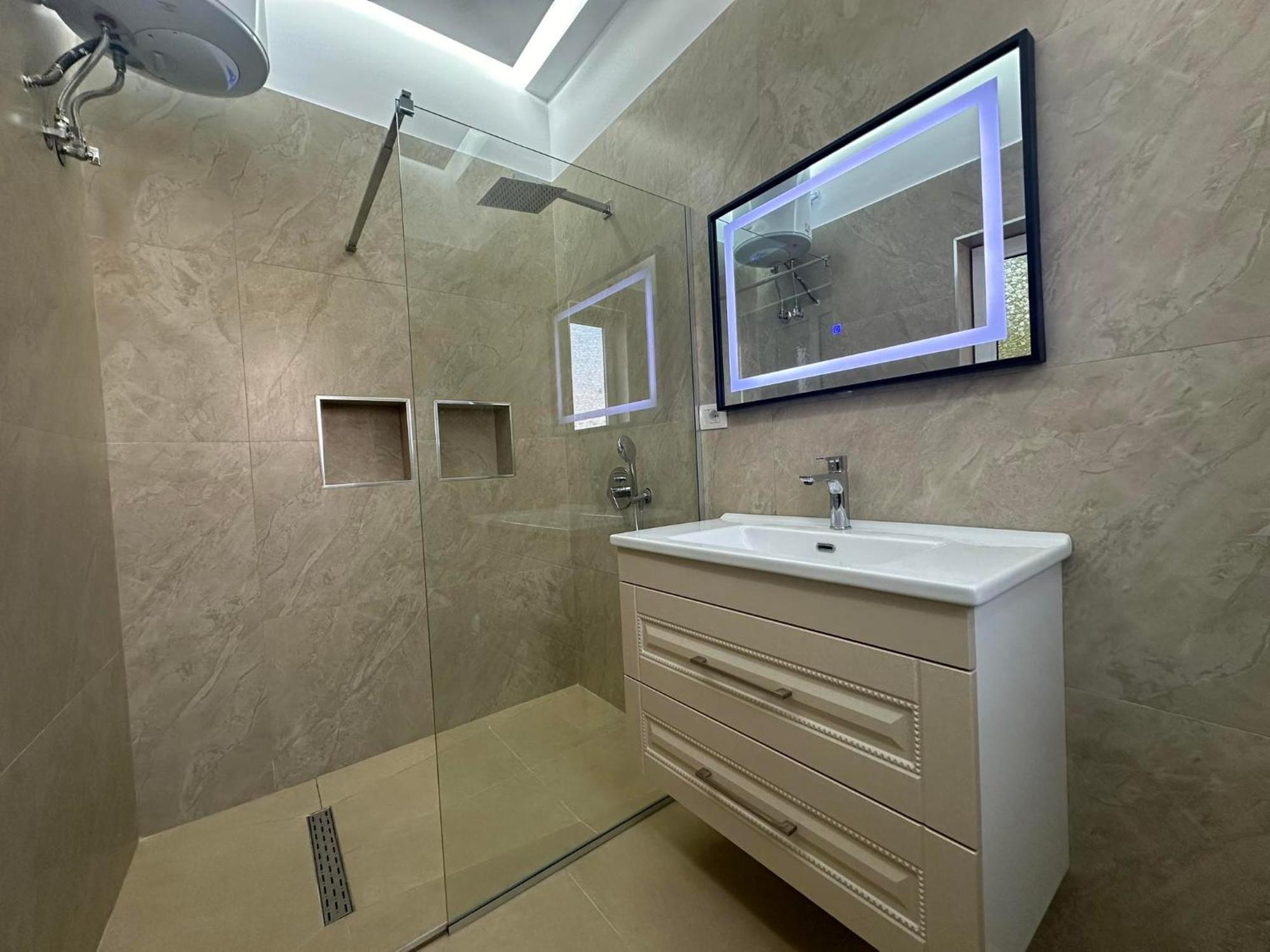 Algen Room'S Berat Exterior photo